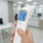 Màn hình nhiệt kế hồng ngoại hiển thị kết quả nhiệt độ rõ ràng