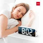 Đồng hồ để bàn LED UKIO màn hình LCD báo thức 3