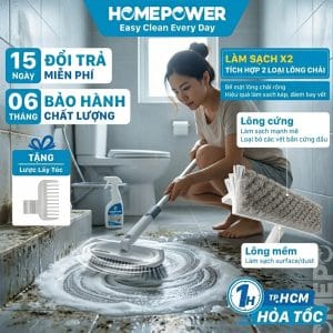 Sàn nhà tắm dễ bị bẩn và trơn đang được vệ sinh bằng cây chà sàn