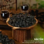 Phụ nữ Việt Nam uống Trà Ngũ Hắc An Nhiên vào buổi sáng tại nhà